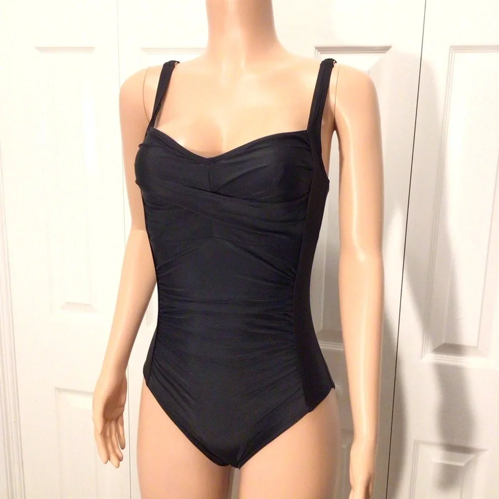 NWOT Womens Fashion Black Ruched One Piece Swimsuit Size XS
